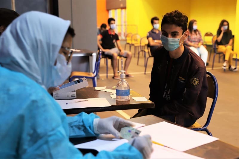 Covid-19 : Amzazi et Ait Taleb supervisent la campagne de vaccination des 12-17 ans à Rabat