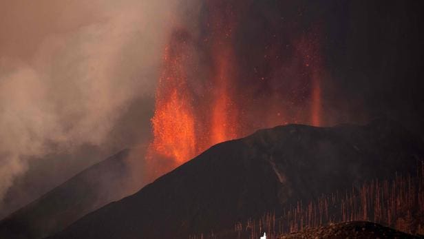 Éruption aux Canaries : des quartiers entiers bouclés par crainte des gaz toxiques