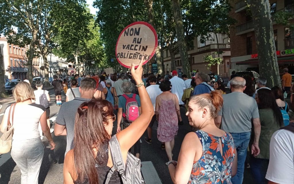Covid-19 : Un groupe a attaqué violemment les manifestants contre le pass sanitaire à Toulouse