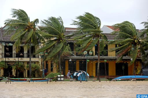 Philippines: Une forte tempête a fait un mort et 17 disparus
