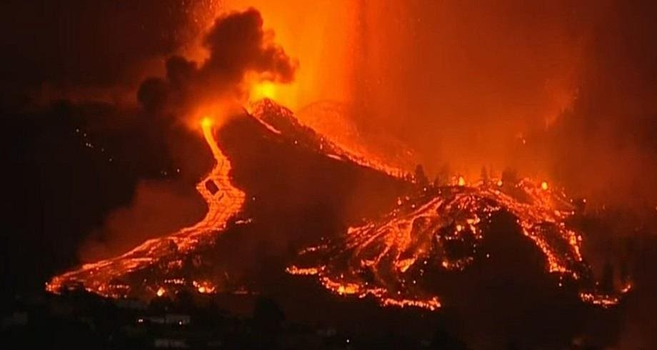 Volcan en éruption aux Canaries : la population locale est évacuée