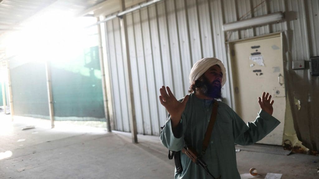 Afghanistan: une grenade vise un véhicule de police