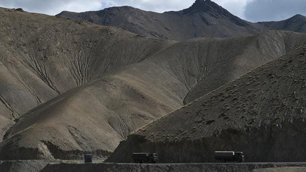 New-Delhi affirme que la Chine a renforcé sa présence militaire le long de la frontière disputée
