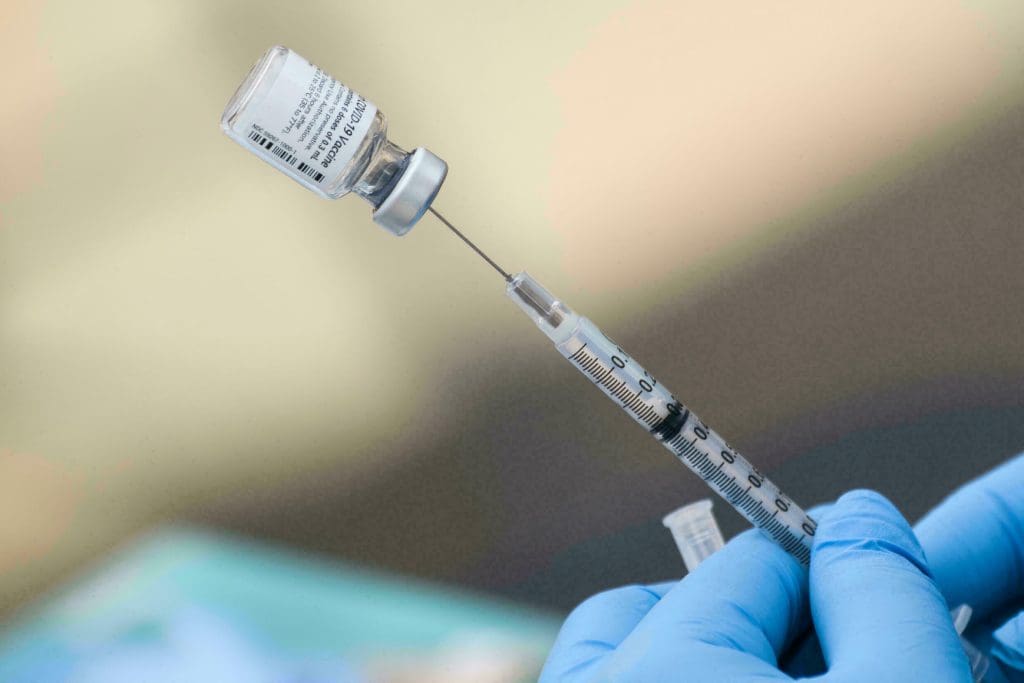 Covid-19 : Une 3ème dose de vaccin étendue aux plus de 40 ans au Royaume Uni