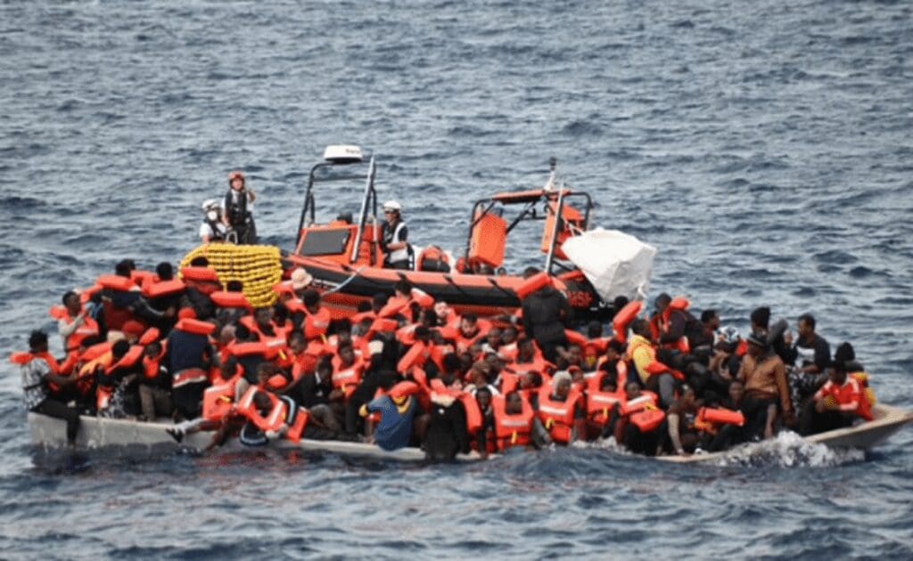 Dix cadavres retrouvés sur un bateau bondé au large de la Libye