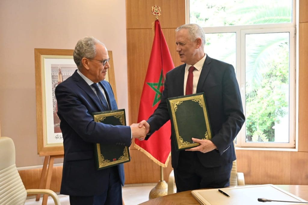 Maroc-Israël : Benny Gantz et Abdellatif Loudiyi signent des accords de coopération