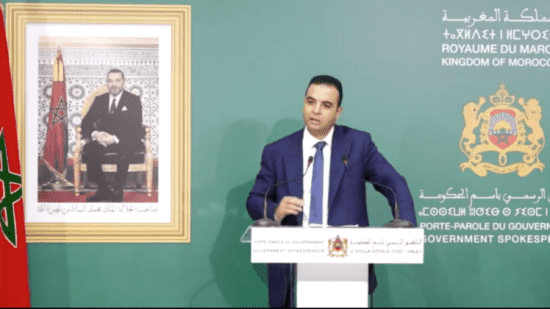Baitas acte la traduction en tamazight et en langue des signes, en conférence de presse du conseil de gouvernement