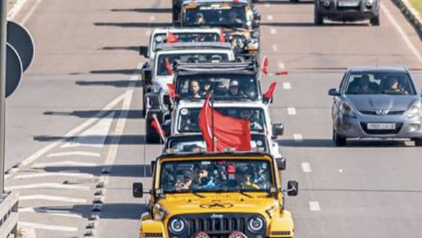 L’association Jeep Owners Group Morocco organise une parade dans Rabat à l’occasion de la Marche Verte
