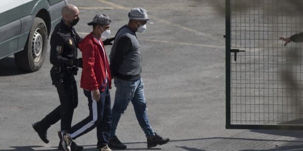 En France, les sans-papiers algériens entre la misère et la haine raciste