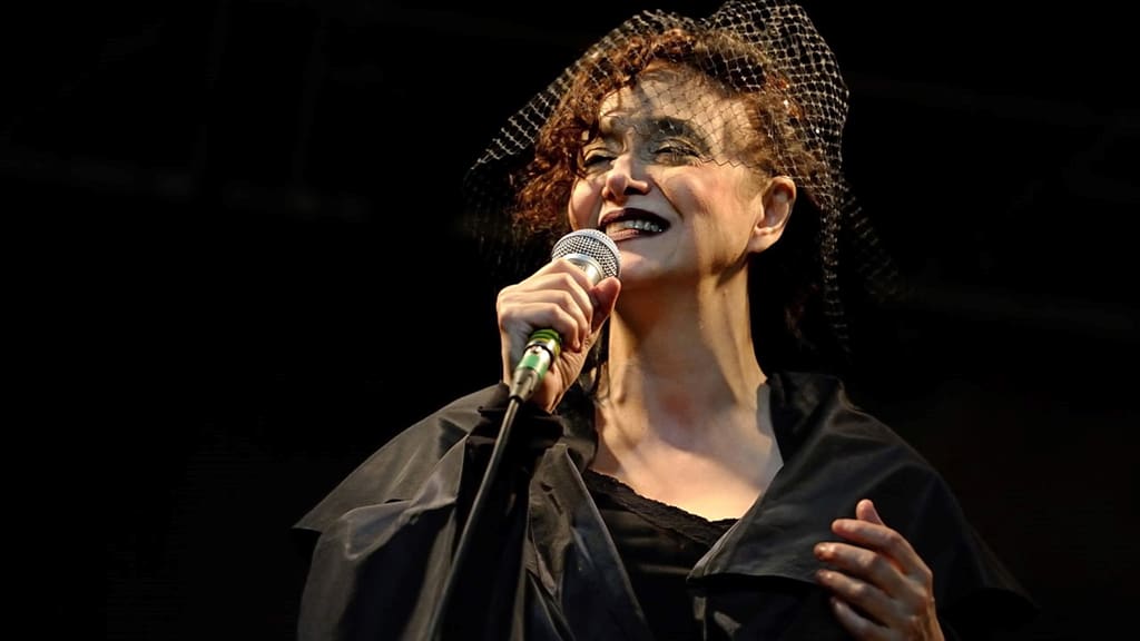 Sapho l’écrivaine, la poétesse et la chanteuse juive marocaine : J’ai chanté à Jérusalem comme à Gaza pour que cesse cette guerre injuste