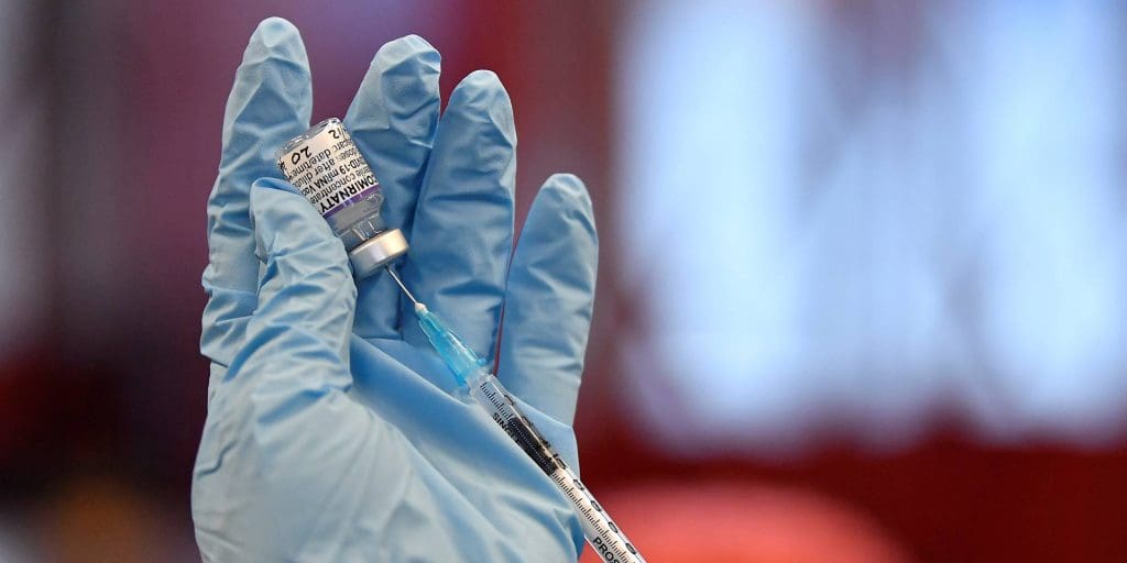 Variant Omicron : Les troisièmes doses du vaccin Pfizer/BioNTech offrent une protection « significative »