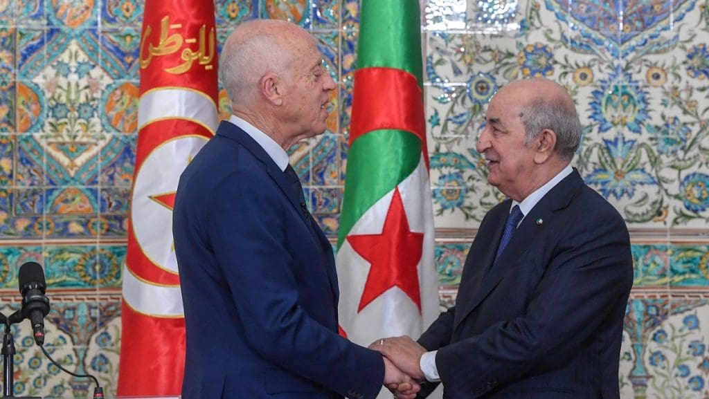Algérie-Tunisie : les dessous d’une soudaine liaison incestueuse et ses cadeaux empoisonnés