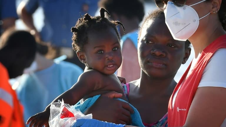 Migrants : un enfant d’un an a traversé seul la Méditerranée jusqu‘à l’île de Lampedusa