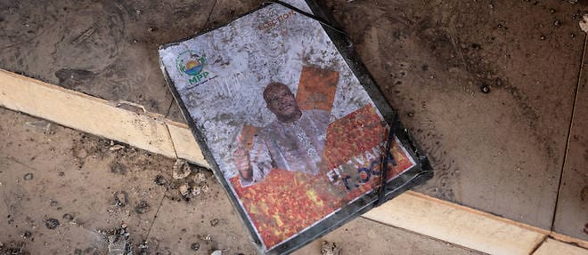 Burkina Faso : le siège du parti au pouvoir incendié, le président détenu par des mutins