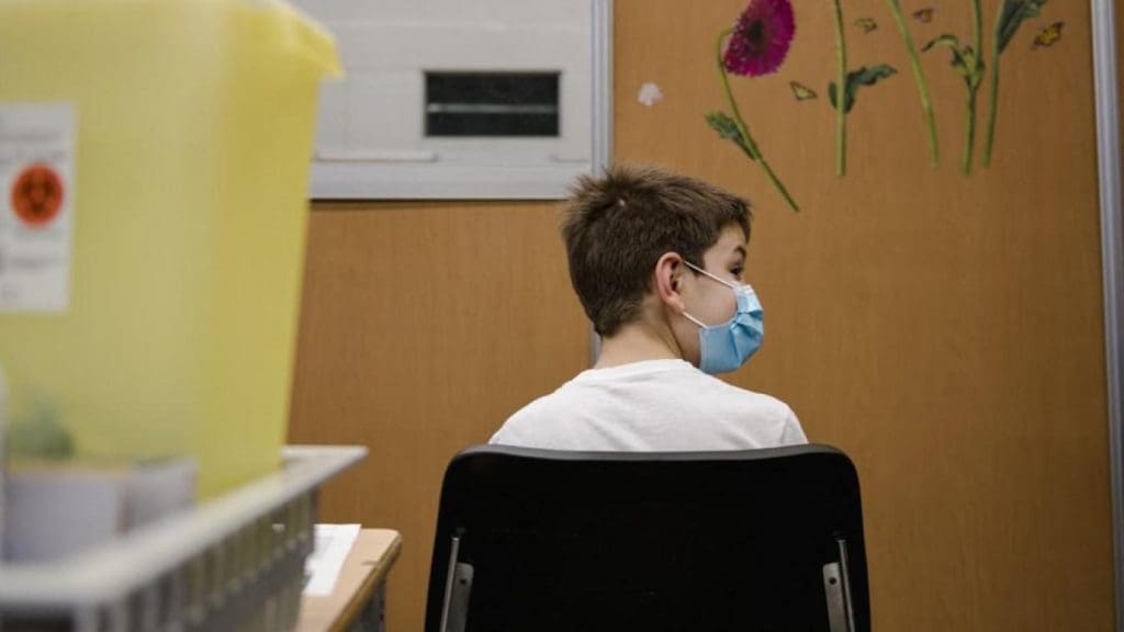 Covid-19 : Au Québec, un père non-vacciné perd temporairement la garde de son enfant