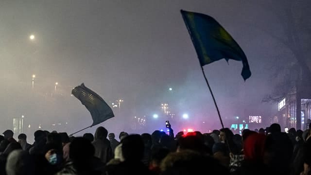 Kazakhstan : Face aux manifestations, le gouvernement démissionne