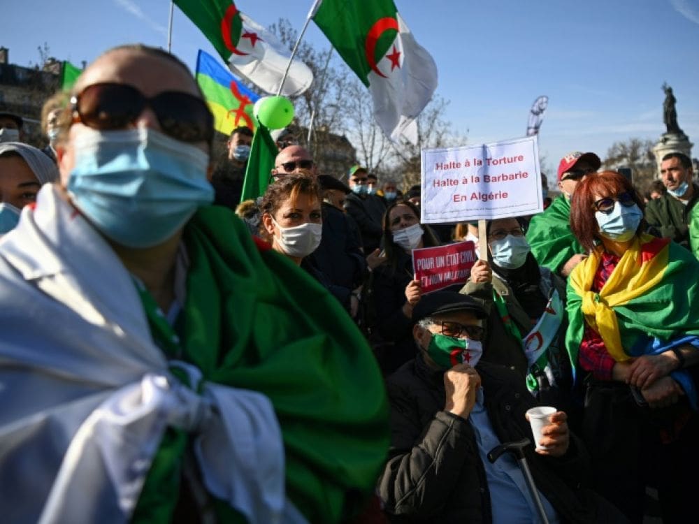 Paris : Rassemblement des sympathisants du Hirak pour s’attaquer au régime militaire algérien