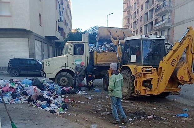 Algérie : Oran croule sous les ordures, les éboueurs crient leur ras le bol