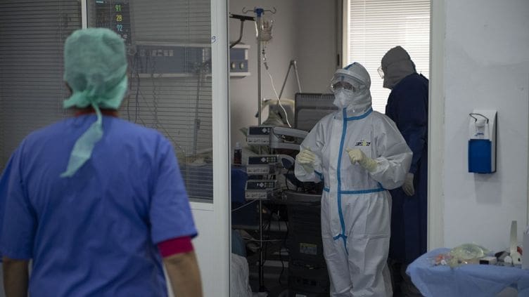 Covid-19: 7.064 nouveaux cas, plus de 3,42 millions de personnes ont reçu trois doses du vaccin