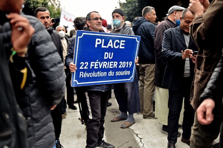 En Algérie, dispersion musclée des militants du Hirak pour son troisième anniversaire