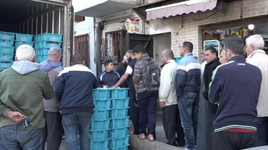 Bastonnade entre Algériens pour obtenir un carton de lait