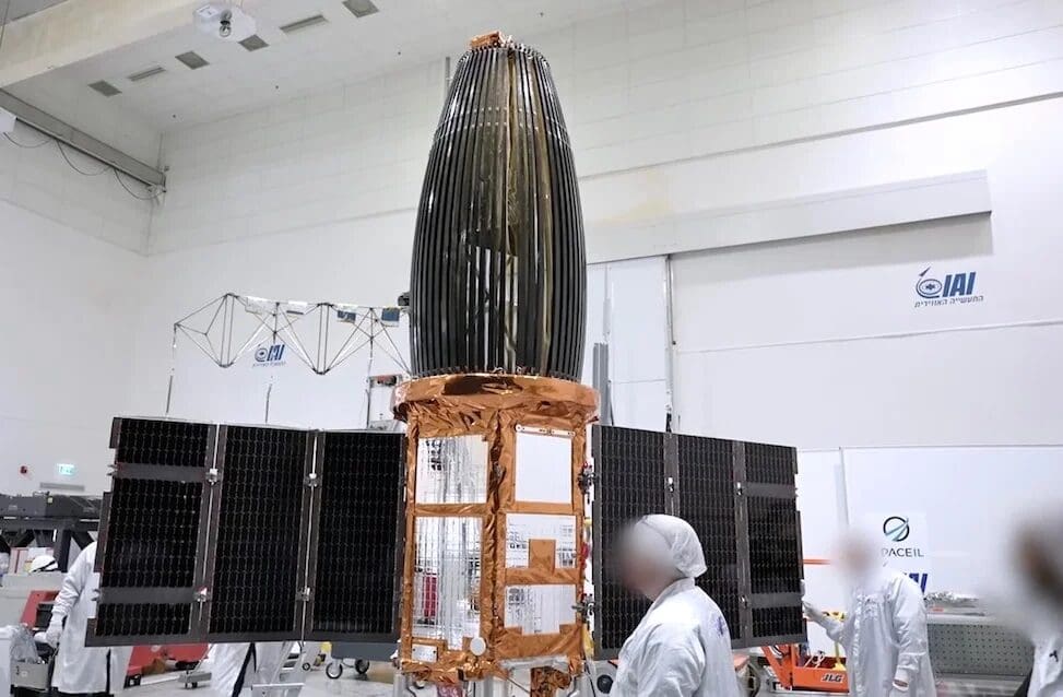 Le Maroc s’offre un satellite de reconnaissance israélien pour un milliard de dollars, Amir Peretz chef d’orchestre de l’opération